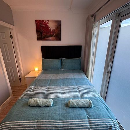 Modern Apartment Good Distance From Dublin City And Airport 4People Exterior foto